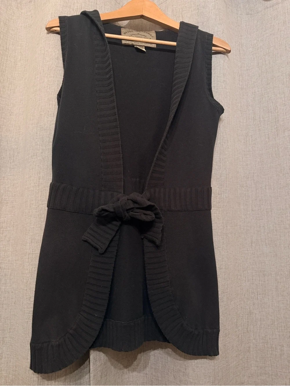 Unique Vintage Major De Lema? Sleeveless Black Knit Belted Cardigan